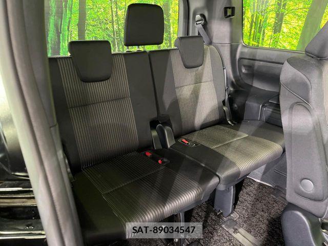 Toyota VOXY 2020-10 8317754-11