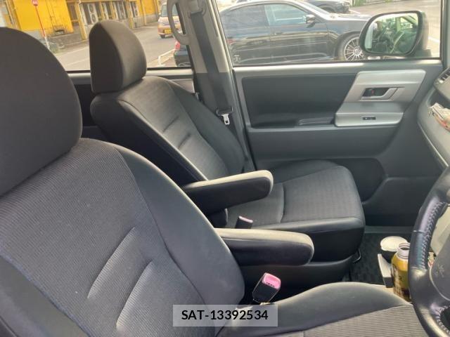 Toyota VOXY 2007-07 8317760-12