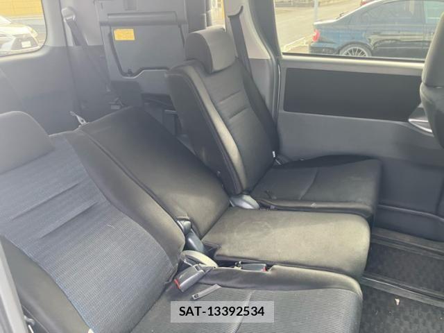 Toyota VOXY 2007-07 8317760-8