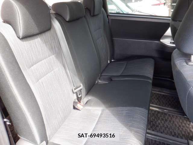 Toyota VOXY 2011-07 8338284-10