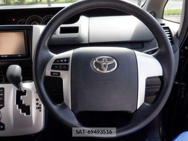 Toyota VOXY 2011-07 8338284-13