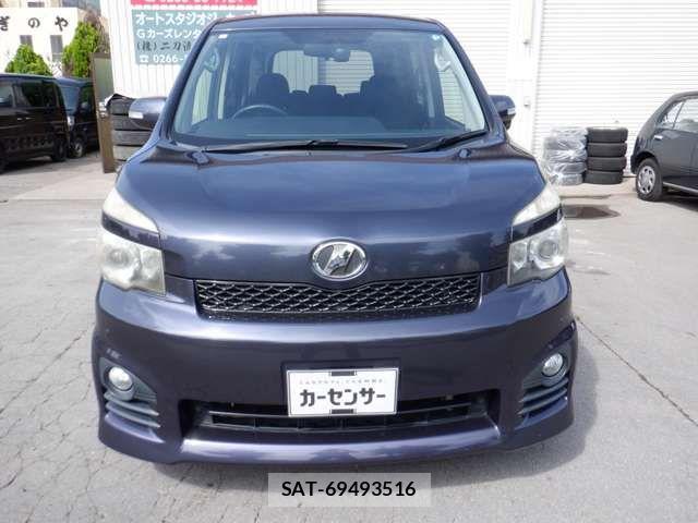 Toyota VOXY 2011-07 8338284-1