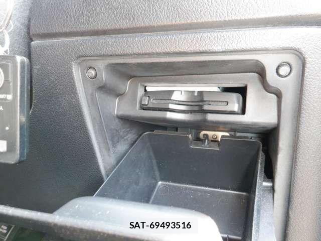 Toyota VOXY 2011-07 8338284-19