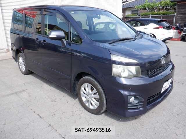Toyota VOXY 2011-07 8338284-2