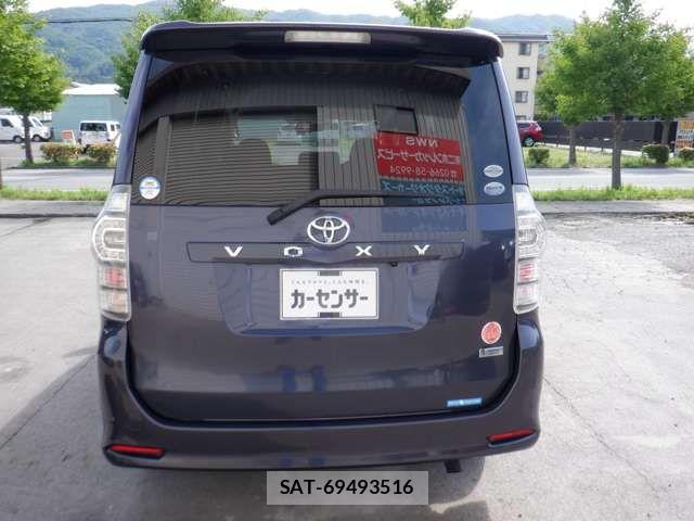 Toyota VOXY 2011-07 8338284-4