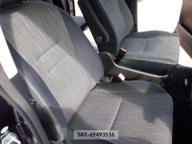 Toyota VOXY 2011-07 8338284-7