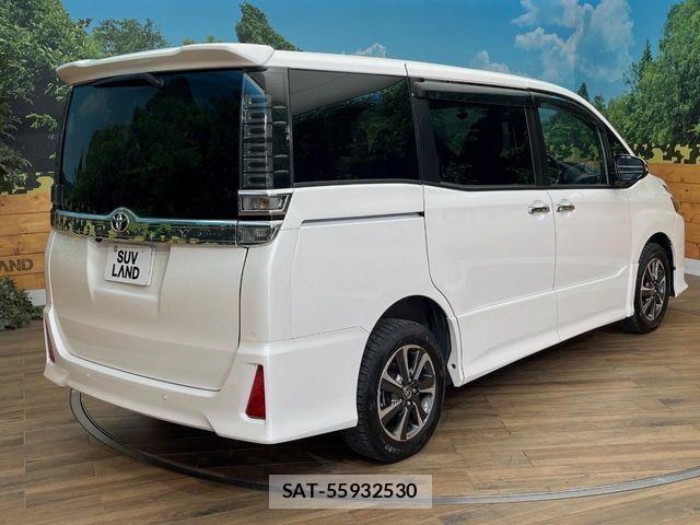 Toyota VOXY 2021-10 8338281-17