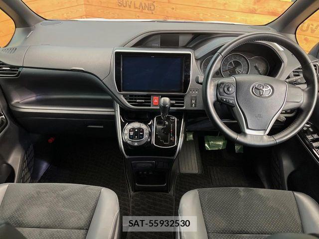 Toyota VOXY 2021-10 8338281-1