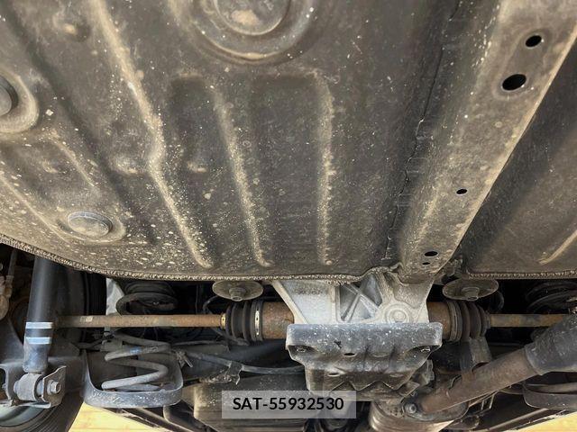 Toyota VOXY 2021-10 8338281-19