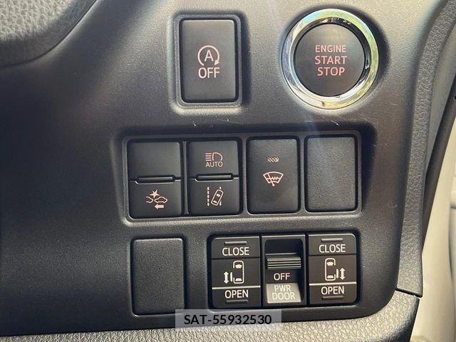 Toyota VOXY 2021-10 8338281-4