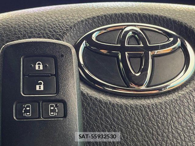 Toyota VOXY 2021-10 8338281-6