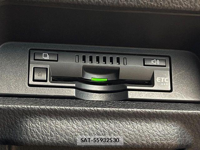Toyota VOXY 2021-10 8338281-7