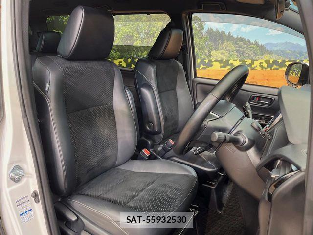 Toyota VOXY 2021-10 8338281-8