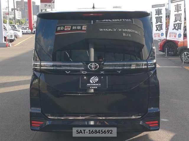 Toyota VOXY 2022-12 8338279-12
