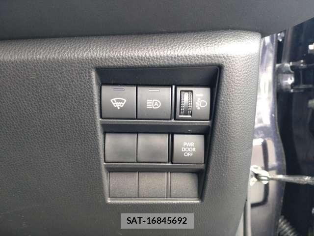 Toyota VOXY 2022-12 8338279-13