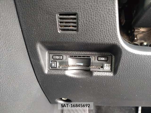 Toyota VOXY 2022-12 8338279-15