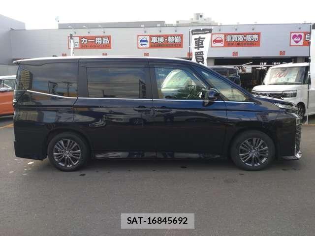 Toyota VOXY 2022-12 8338279-19