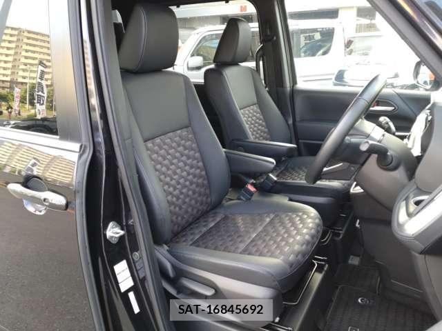 Toyota VOXY 2022-12 8338279-3