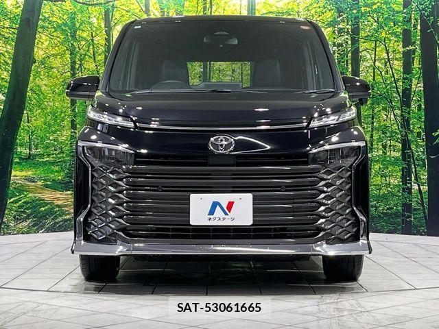 Toyota VOXY 2025-04 8338278-15