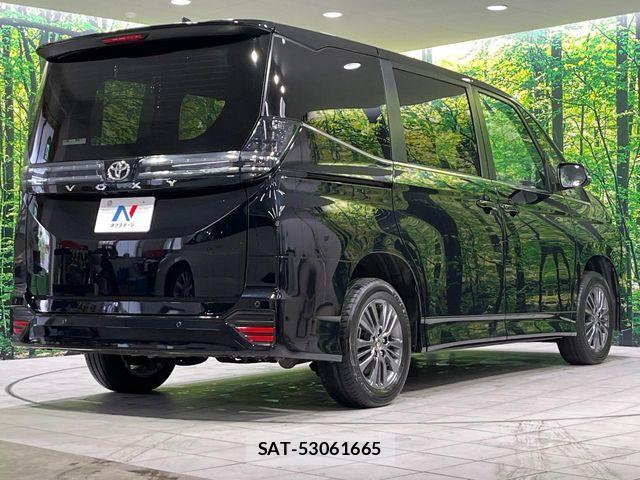 Toyota VOXY 2025-04 8338278-18