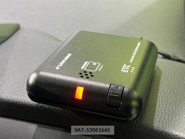 Toyota VOXY 2025-04 8338278-6