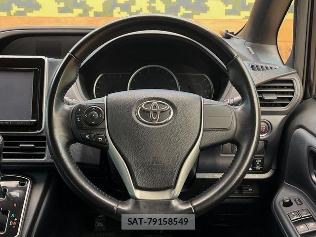 Toyota VOXY 2015-04 8338282-11
