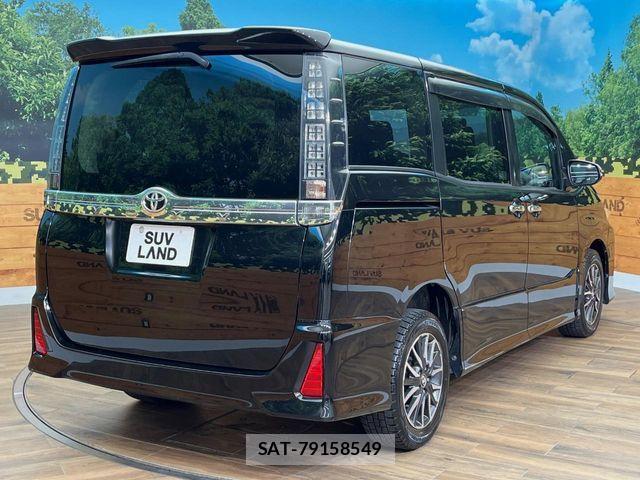 Toyota VOXY 2015-04 8338282-17