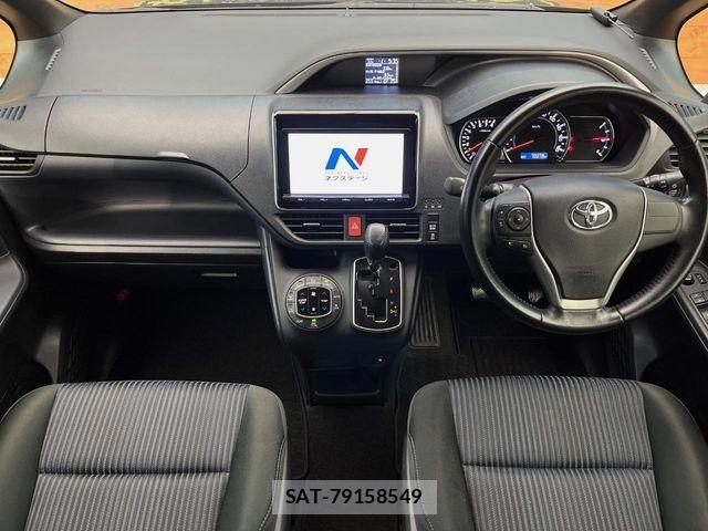 Toyota VOXY 2015-04 8338282-1