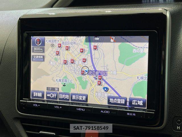 Toyota VOXY 2015-04 8338282-2