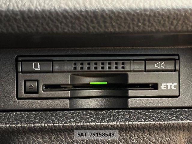 Toyota VOXY 2015-04 8338282-5