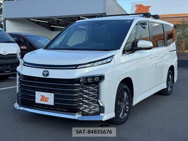 Toyota VOXY 2023-11 8355814-9