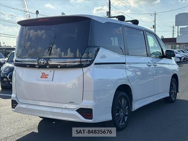 Toyota VOXY 2023-11 8355814-14