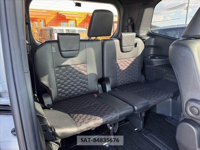 Toyota VOXY 2023-11 8355814-20
