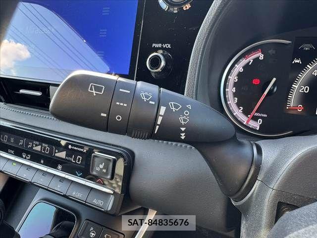 Toyota VOXY 2023-11 8355814-28