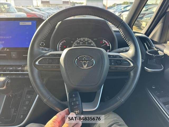 Toyota VOXY 2023-11 8355814-6