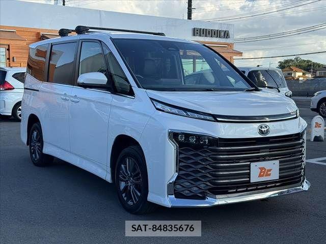 Toyota VOXY 2023-11 8355814-7