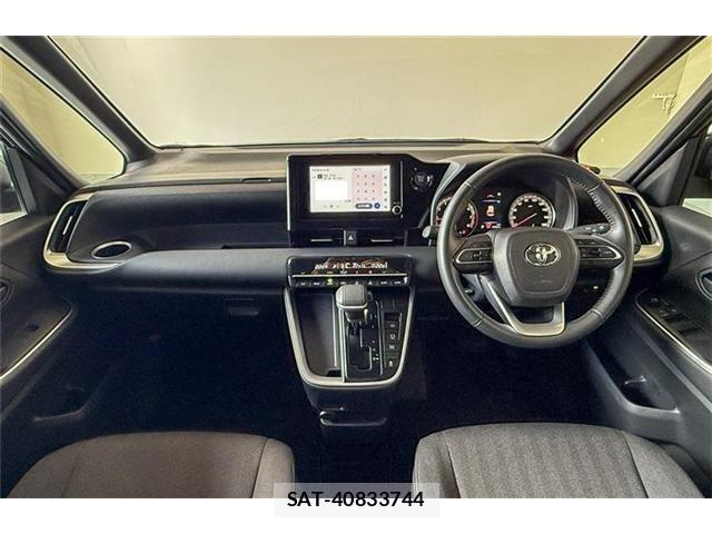 Toyota VOXY 2024-06 8355813-13