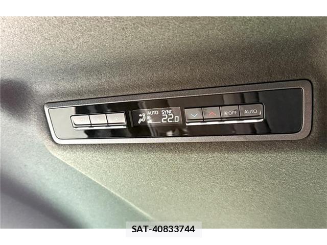 Toyota VOXY 2024-06 8355813-20
