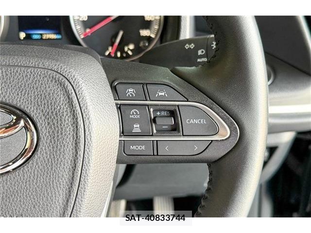 Toyota VOXY 2024-06 8355813-22