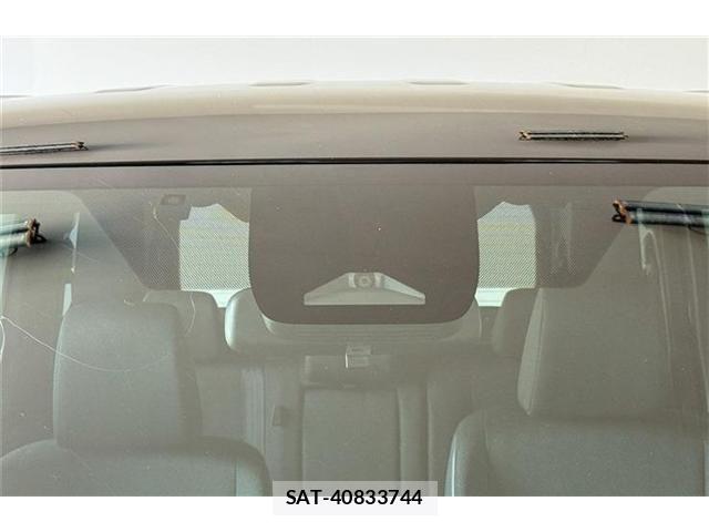 Toyota VOXY 2024-06 8355813-25