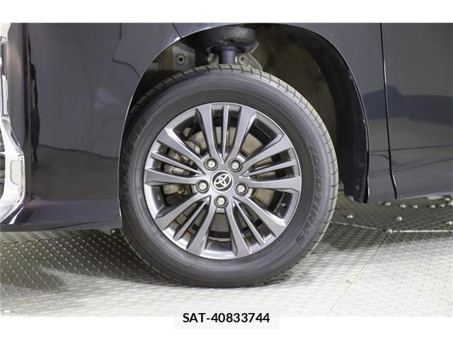 Toyota VOXY 2024-06 8355813-26