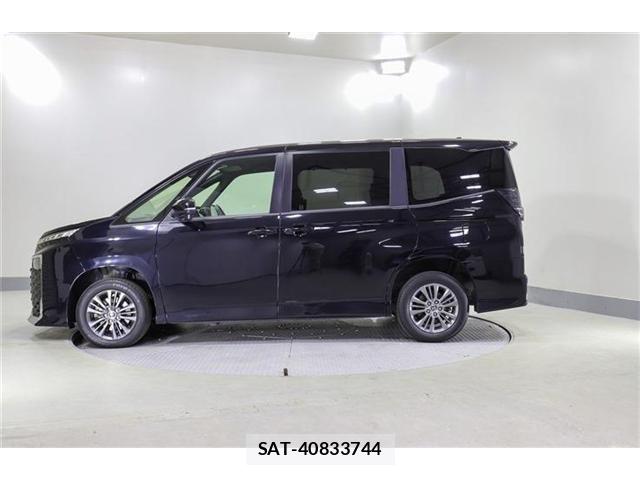 Toyota VOXY 2024-06 8355813-3