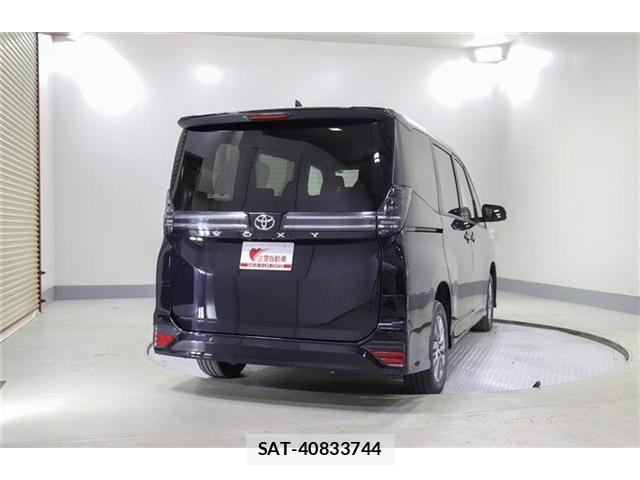 Toyota VOXY 2024-06 8355813-6
