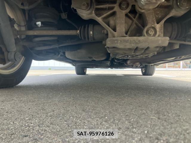 Toyota VOXY 2011-09 8369499-11