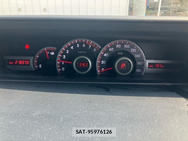 Toyota VOXY 2011-09 8369499-18
