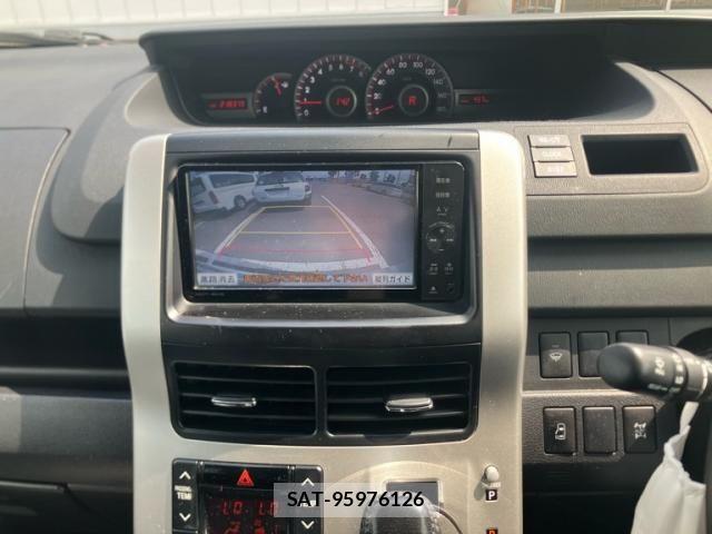 Toyota VOXY 2011-09 8369499-21
