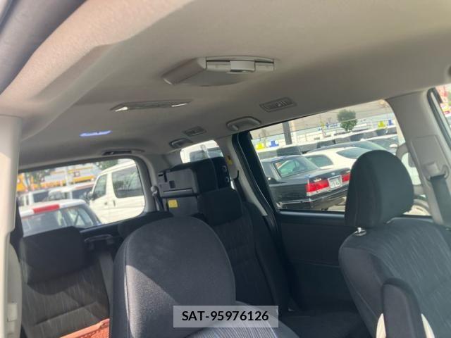 Toyota VOXY 2011-09 8369499-22