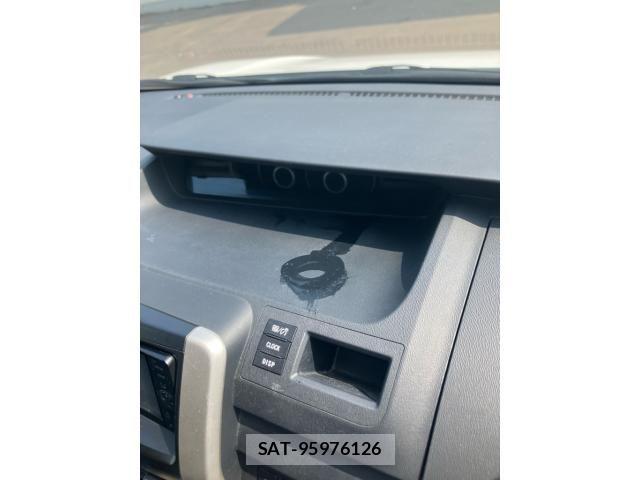 Toyota VOXY 2011-09 8369499-25