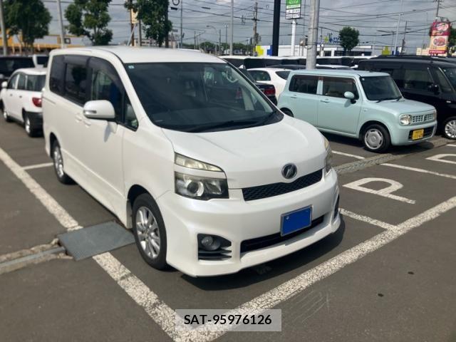 Toyota VOXY 2011-09 8369499-3
