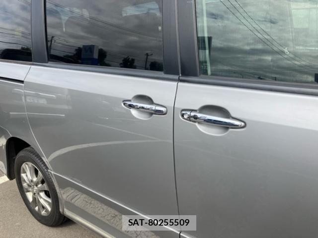 Toyota VOXY 2013-03 8369498-10